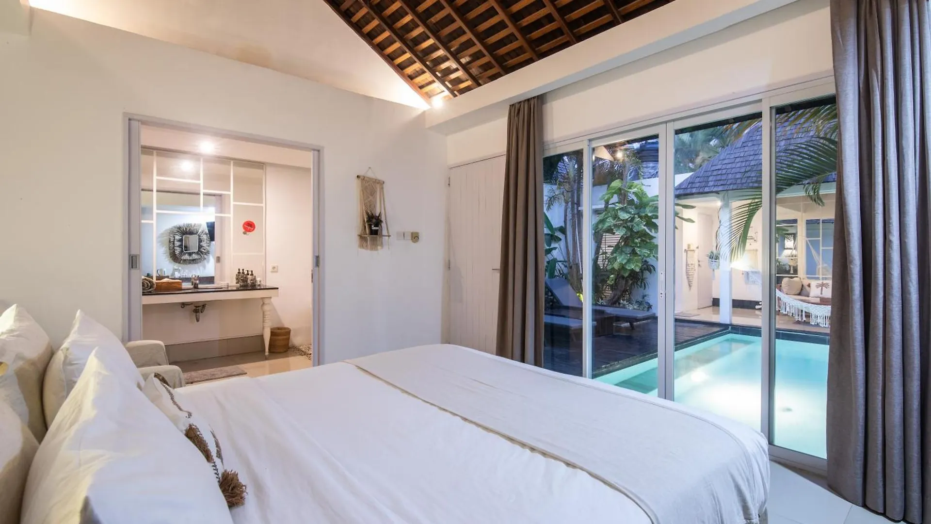 1-Br Private Pool Wander Villa Seminyak Kunti Utara St Seminyak (Bali)
